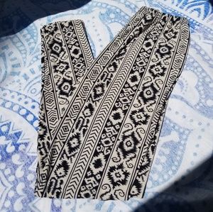 Black and White Patterned Leggings.
